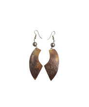 Load image into Gallery viewer, Tiare Flower Hand Carved shell Pearl Earrings
