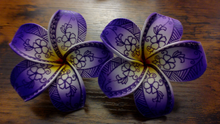 Load image into Gallery viewer, Tribal Glow Blossom Pick & Clip