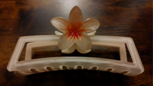 Load image into Gallery viewer, Petal Claw Hair Clip