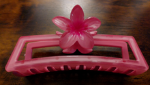 Load image into Gallery viewer, Petal Claw Hair Clip