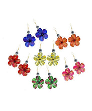 Load image into Gallery viewer, Flower Earrings