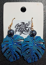 Load image into Gallery viewer, TRIBAL PRINT MONSTERA WITH PEARL EARRINGS