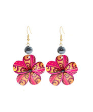Load image into Gallery viewer, Flower Earrings