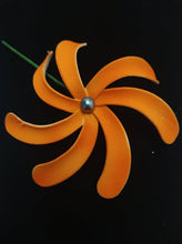 Load image into Gallery viewer, TROPICAL TIARE WITH BLACK PEARL SEI