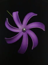 Load image into Gallery viewer, TROPICAL TIARE WITH BLACK PEARL SEI
