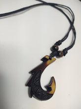 Load image into Gallery viewer, ADJUSTABLE NECKLACE WITH POLYNESIAN PENDANT