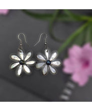 Load image into Gallery viewer, Tiare M.O.P Flower Shell Earrings
