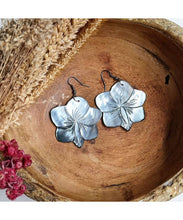 Load image into Gallery viewer, Mother Of Pearl Hibiscus Earrings
