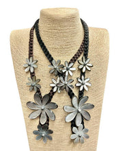 Load image into Gallery viewer, Black M.O.P Tiare Flower Pendant Necklace
