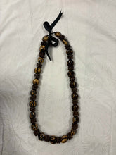 Load image into Gallery viewer, Island Seashell, Coconut Chip and Kuikui Lei
