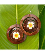 Load image into Gallery viewer, Round Coconut With Flower Earrings
