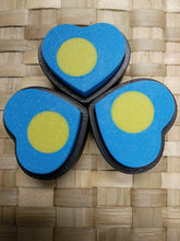Load image into Gallery viewer, Island Pride Fidget Clickers | $5
