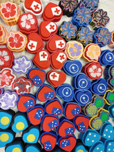 Load image into Gallery viewer, Island Pride Fidget Clickers | $5
