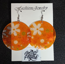 Load image into Gallery viewer, CAPRI SHELL ISLAND PRINT EARRINGS
