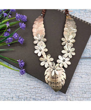 Load image into Gallery viewer, Mother of Pearl Tiare &amp; Monstera Necklace
