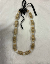 Load image into Gallery viewer, Island Seashell, Coconut Chip and Kuikui Lei
