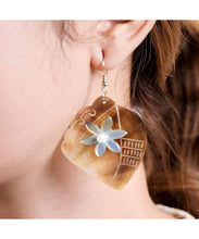 Load image into Gallery viewer, Tiare Flower With Hand Carved Shell Pendant Earrings

